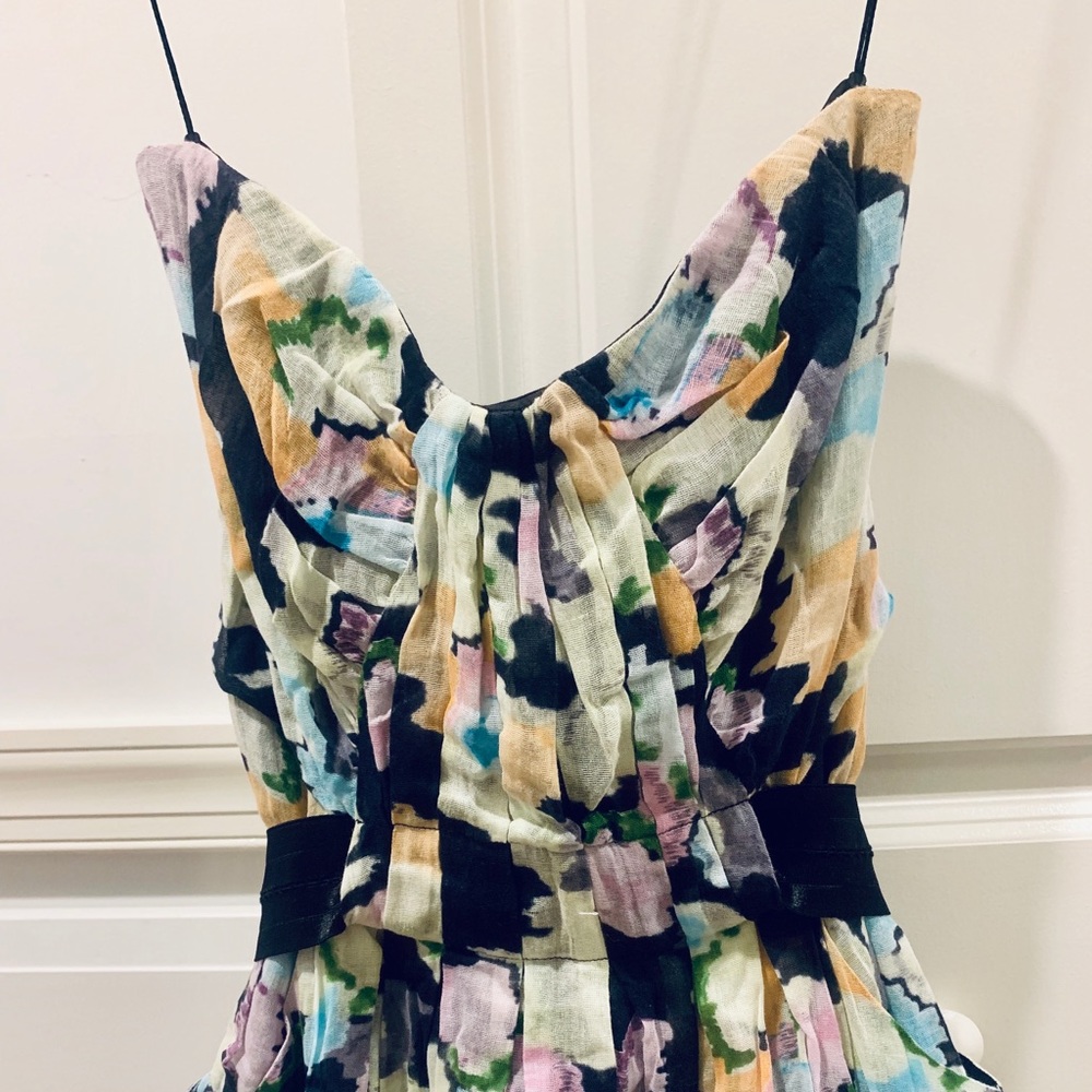 Elizabeth and James size 4 strapless mini dress